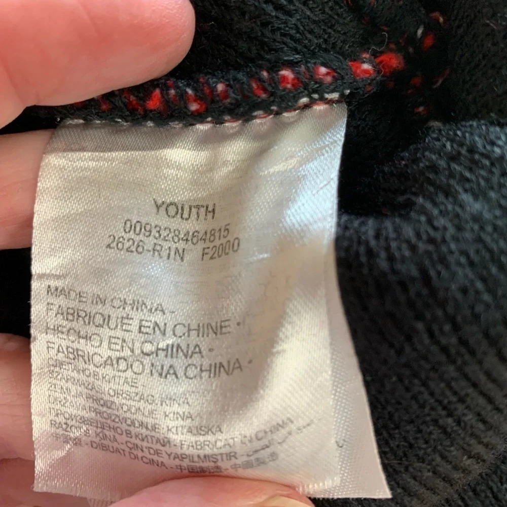 NIKE youth acrylic knit pom pom hat one size fits most